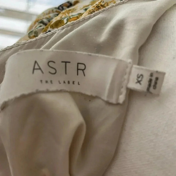 [XS]ASTR The Label Floral Ruched SS Summer Mini Dress - Picture 11 of 15
